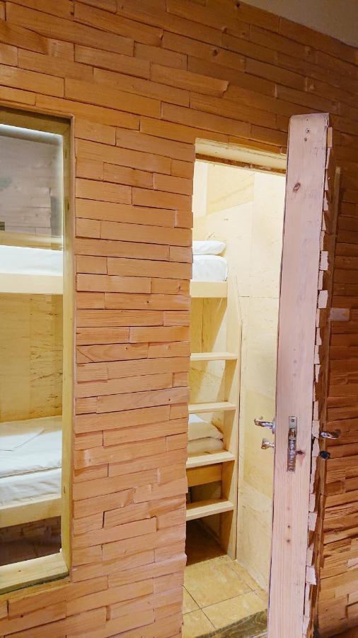 Antihostel Forrest Хостел Львів